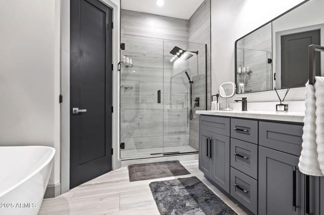 928 E Berridge Lane, Phoenix, AZ 85014