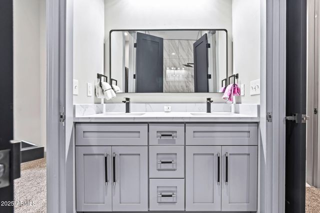 928 E Berridge Lane, Phoenix, AZ 85014