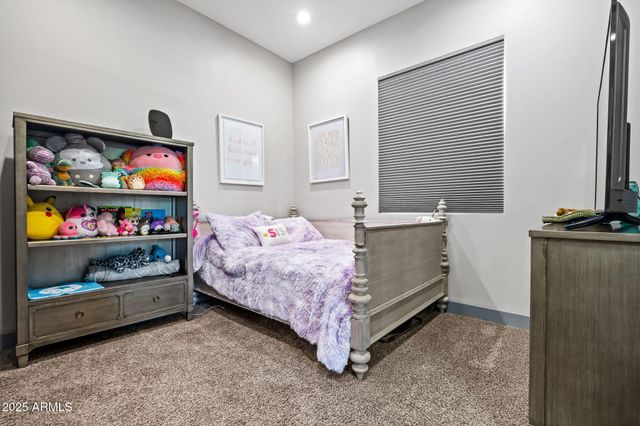 928 E Berridge Lane, Phoenix, AZ 85014