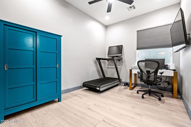 928 E Berridge Lane, Phoenix, AZ 85014