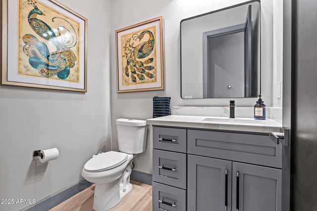 928 E Berridge Lane, Phoenix, AZ 85014