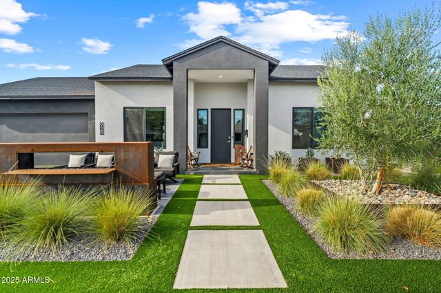 928 E Berridge Lane, Phoenix, AZ 85014