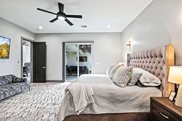 928 E Berridge Lane, Phoenix, AZ 85014