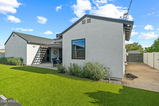 928 E Berridge Lane, Phoenix, AZ 85014