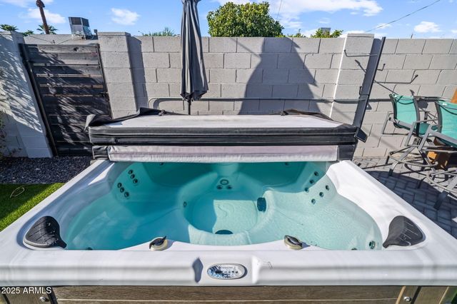 928 E Berridge Lane, Phoenix, AZ 85014