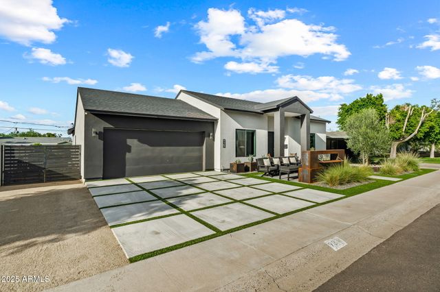 928 E Berridge Lane, Phoenix, AZ 85014