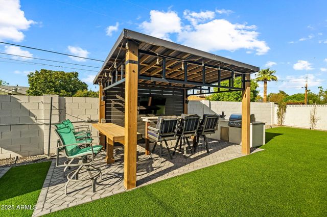 928 E Berridge Lane, Phoenix, AZ 85014