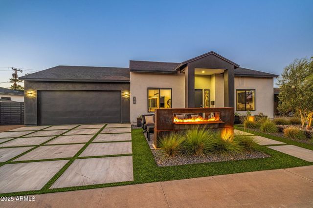 928 E Berridge Lane, Phoenix, AZ 85014