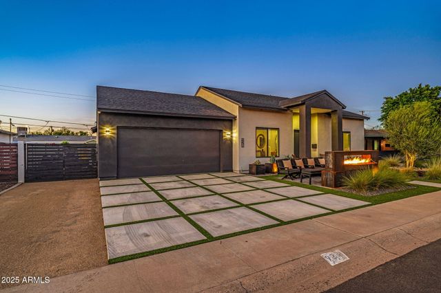 928 E Berridge Lane, Phoenix, AZ 85014