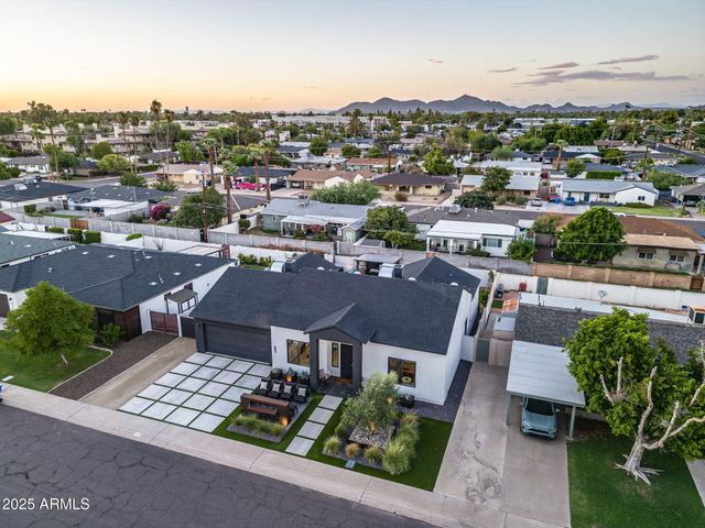 928 E Berridge Lane, Phoenix, AZ 85014