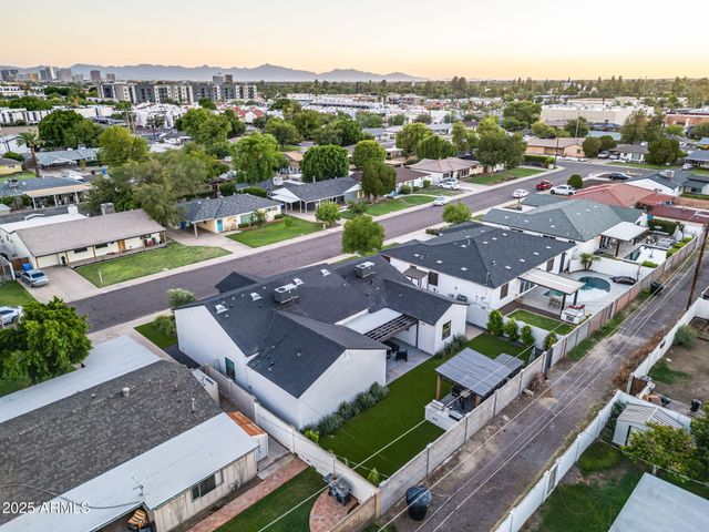 928 E Berridge Lane, Phoenix, AZ 85014