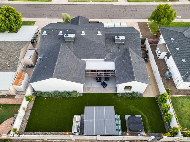 928 E Berridge Lane, Phoenix, AZ 85014