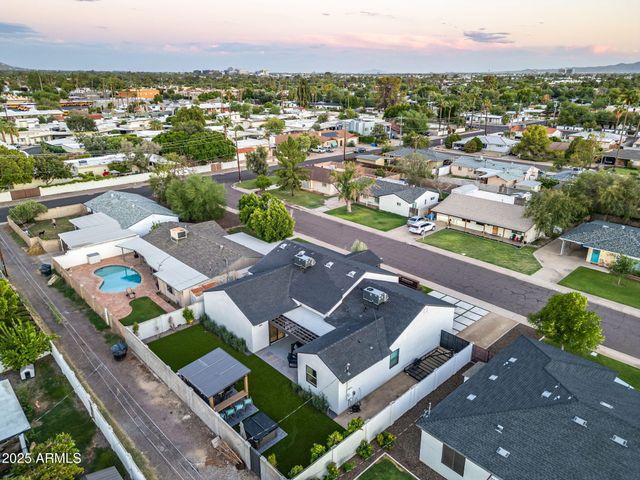 928 E Berridge Lane, Phoenix, AZ 85014