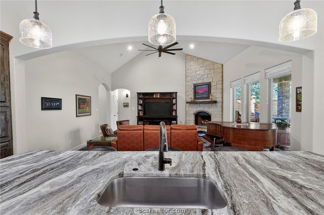 2004 Lexi Lane, Bryan, TX 77807