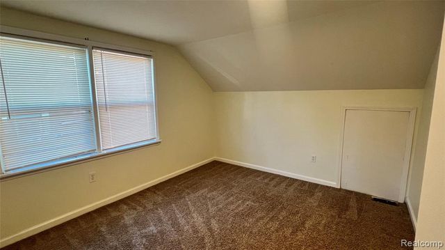 17241 Shaftsbury Avenue, Detroit, MI 48219