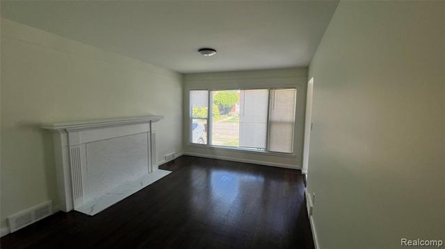 17241 Shaftsbury Avenue, Detroit, MI 48219