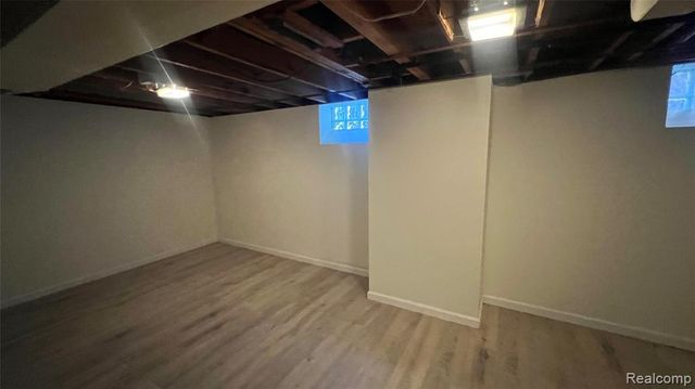 17241 Shaftsbury Avenue, Detroit, MI 48219
