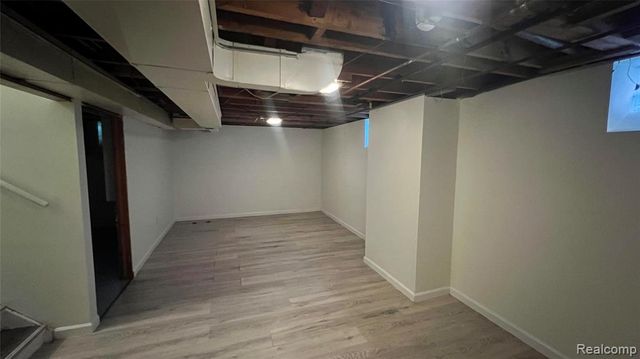 17241 Shaftsbury Avenue, Detroit, MI 48219