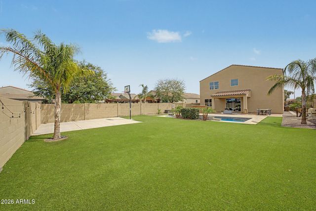 586 W CHAPAWEE Trail, Queen Creek, AZ 85140