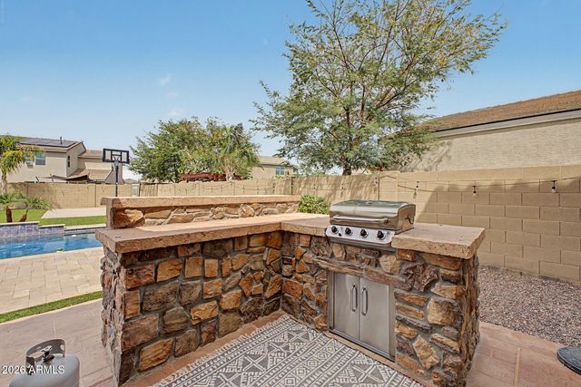 586 W CHAPAWEE Trail, Queen Creek, AZ 85140