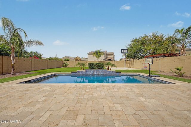 586 W CHAPAWEE Trail, Queen Creek, AZ 85140