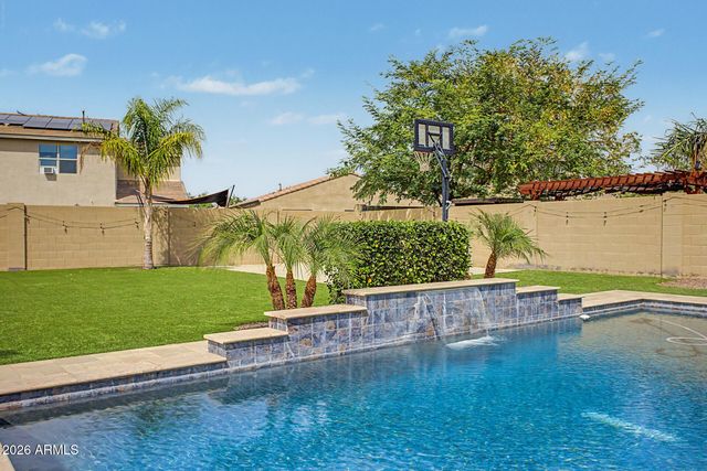 586 W CHAPAWEE Trail, Queen Creek, AZ 85140