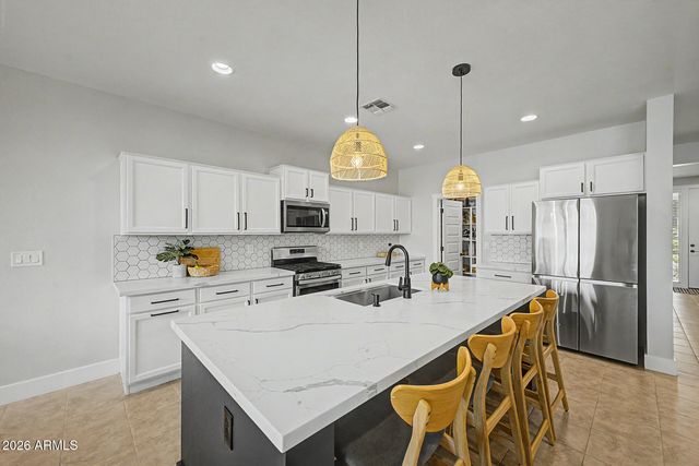 586 W CHAPAWEE Trail, Queen Creek, AZ 85140