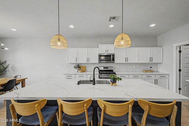 586 W CHAPAWEE Trail, Queen Creek, AZ 85140