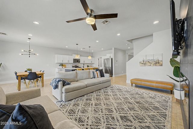 586 W CHAPAWEE Trail, Queen Creek, AZ 85140