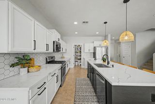 586 W CHAPAWEE Trail, Queen Creek, AZ 85140