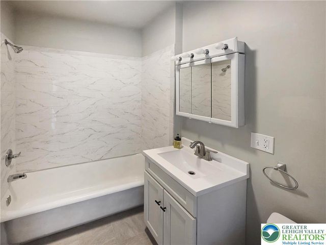 1401 Broadway 3, Fountain Hill Boro, PA 18015