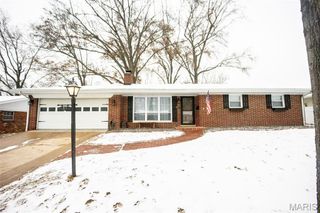 37 Dorchester Drive, Belleville, IL 62223
