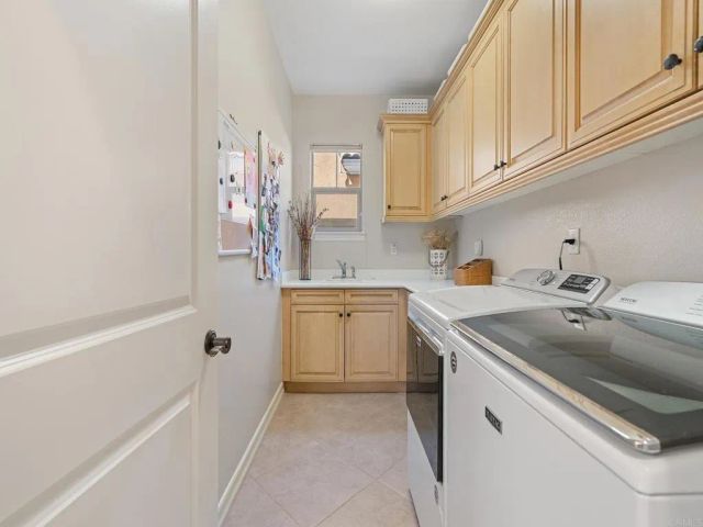 15549 New Park Ter, San Diego, CA 92127