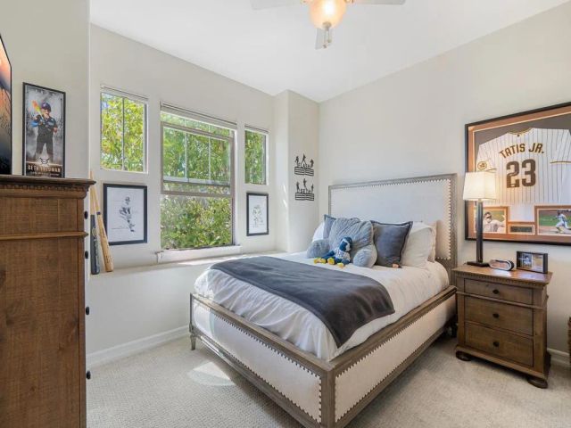 15549 New Park Ter, San Diego, CA 92127