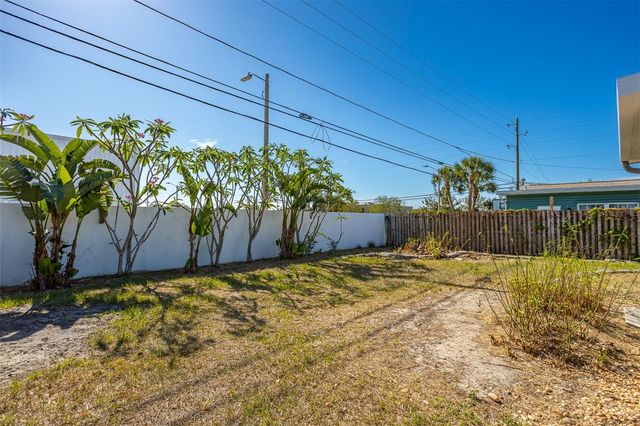 9317 CRESTVIEW STREET, Seminole, FL 33772