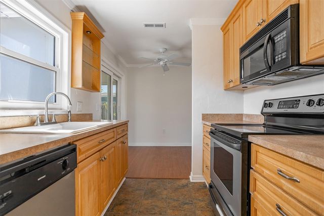9317 CRESTVIEW STREET, Seminole, FL 33772