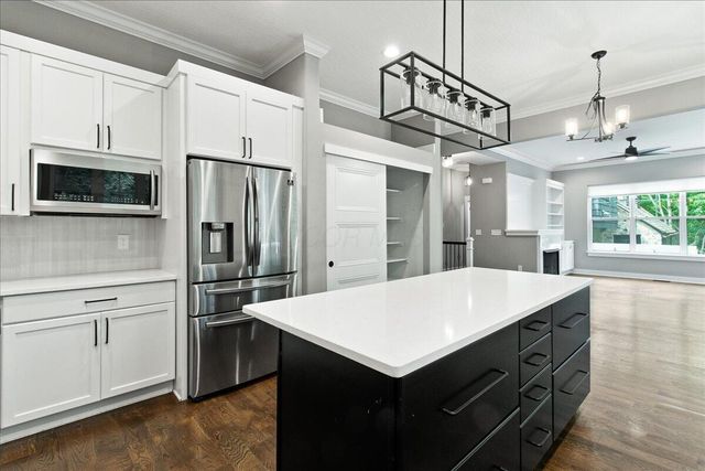 176 E Weber Road, Columbus, OH 43202