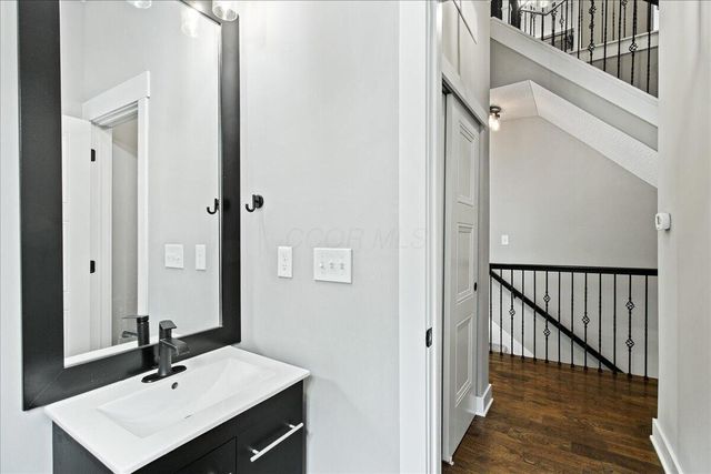 176 E Weber Road, Columbus, OH 43202