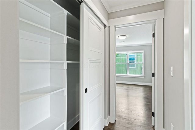 176 E Weber Road, Columbus, OH 43202