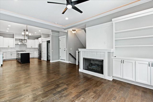 176 E Weber Road, Columbus, OH 43202