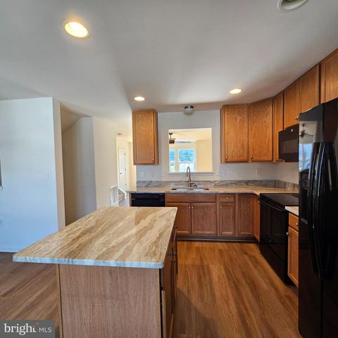 252 RUMBLING ROCK RD, Hedgesville, WV 25427