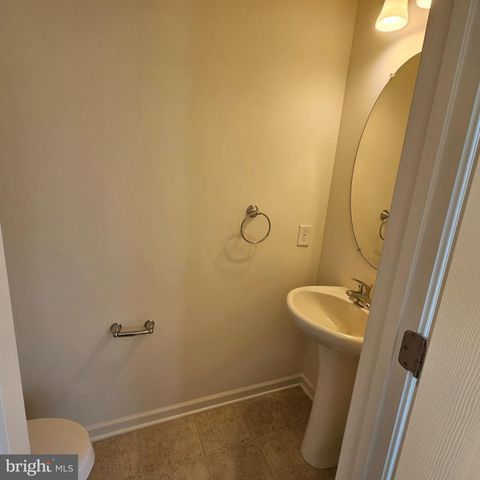 252 RUMBLING ROCK RD, Hedgesville, WV 25427