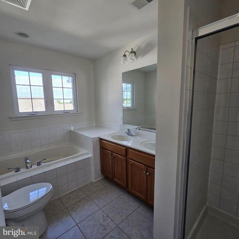 252 RUMBLING ROCK RD, Hedgesville, WV 25427
