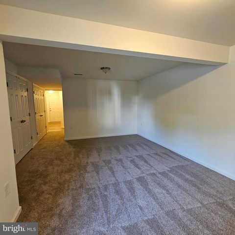 252 RUMBLING ROCK RD, Hedgesville, WV 25427