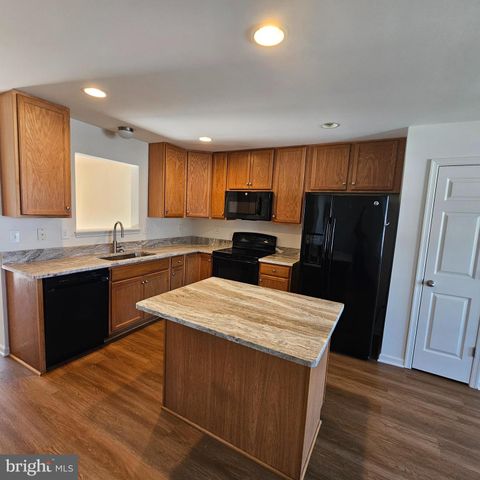 252 RUMBLING ROCK RD, Hedgesville, WV 25427