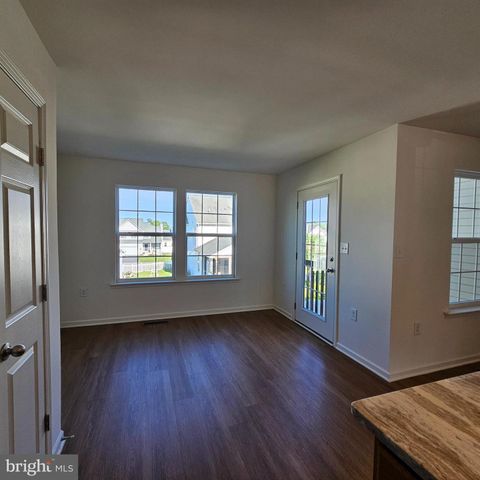 252 RUMBLING ROCK RD, Hedgesville, WV 25427