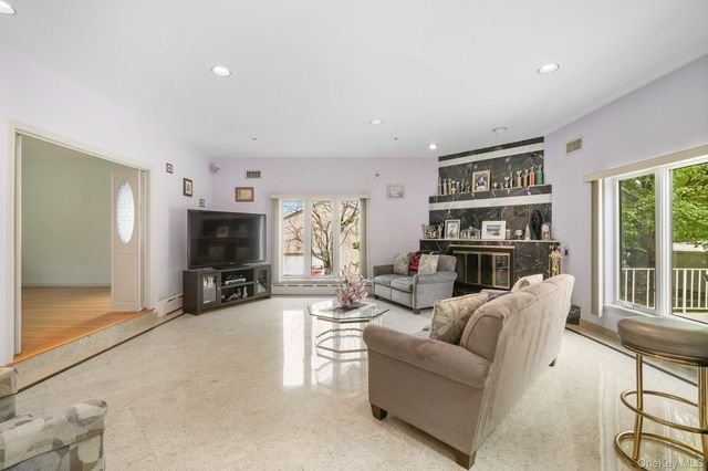 47 Westchester View Lane, White Plains, NY 10607