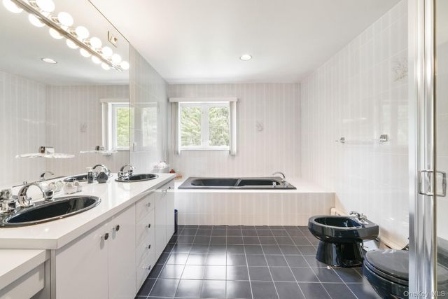 47 Westchester View Lane, White Plains, NY 10607