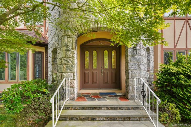 47 Westchester View Lane, White Plains, NY 10607