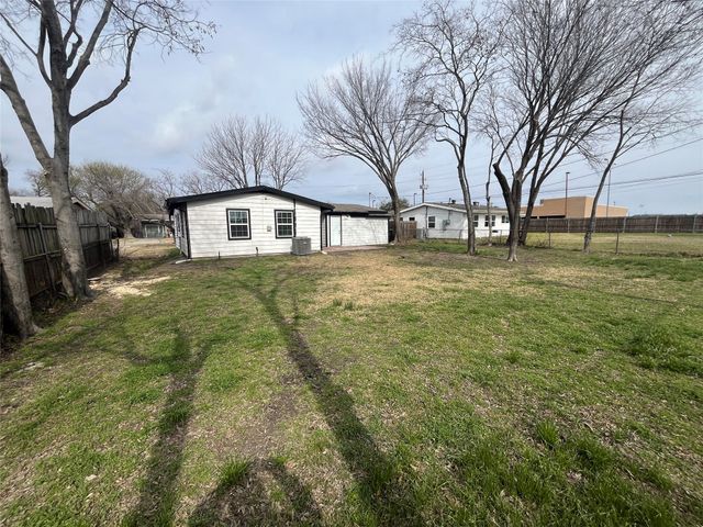 2688 Hearthstone Drive, Farmers Branch, TX 75234